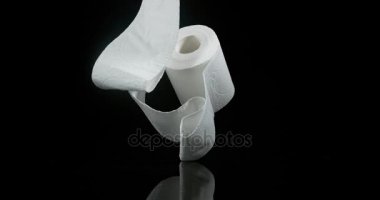 Rulo tuvalet kağıdı düşüyor