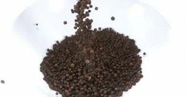 Kara düşen karabiber