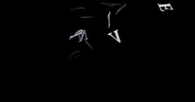 Siyah arka planda, yavaş hareket 4 k düşen harfler