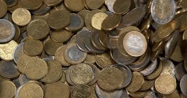 Euro Coins düşüyor, yavaş hareket 4k