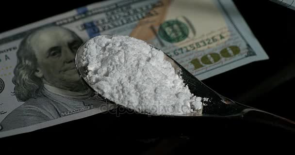 Dollar biljetten en poeder Drug — Stockvideo