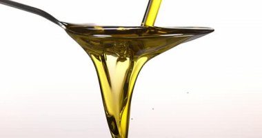 Kaşık ve zeytin yağı 