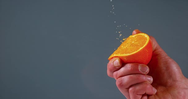 Ruka lidstva mačkání oranžová