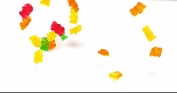 Gouden Beren of Gummy beren — Stockvideo