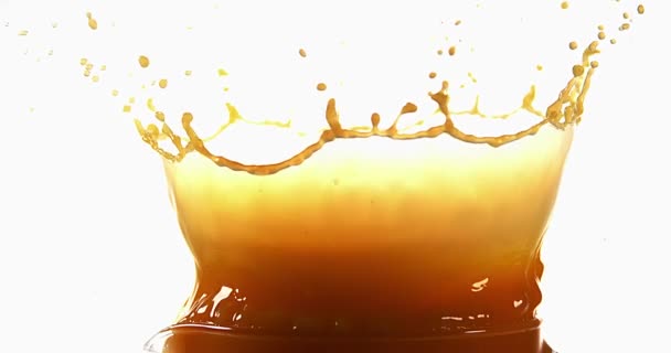 Suco de laranja explodindo — Vídeo de Stock