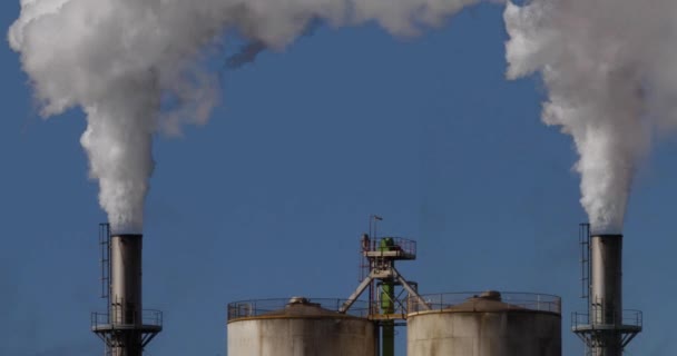 Smokestack Sockerraffinaderier Med Vattenavdunstning Nära Caen Normandie Realtid — Stockvideo