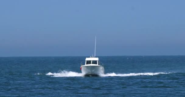 Båt Nära Courseulles Sur Mer Normandie Real Time — Stockvideo