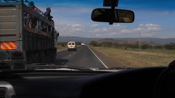 Estrada Tráfego Estrada Nairobi Para Tsavo Park Quênia Câmera Lenta — Vídeo de Stock