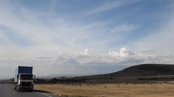 Väg Och Trafik Vägen Från Nairobi Till Tsavo Park Kenya — Stockvideo