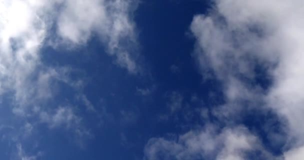 Nubes Moviéndose Cielo Normandía Francia Time Lapse — Vídeo de stock