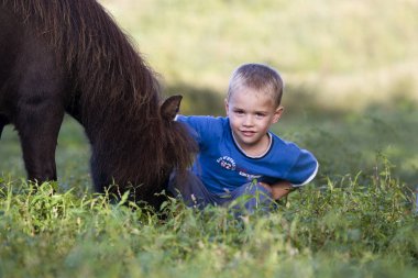 Falabella Pony 'li çocuk, Normandiya 