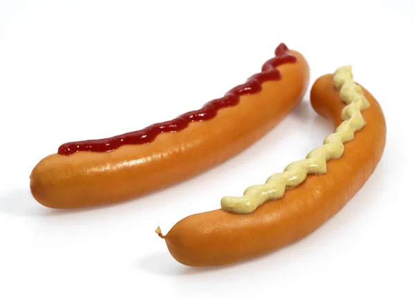 斯特拉斯堡香肠与番茄酱和芥末在白人背景下 — 图库照片