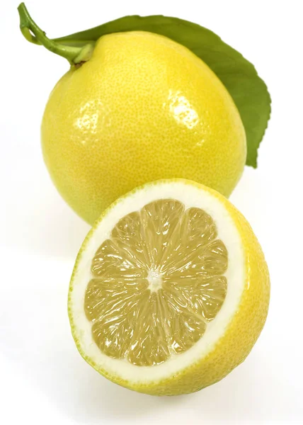 黄色レモン 柑橘類のライム 白を背景にした果物 — ストック写真