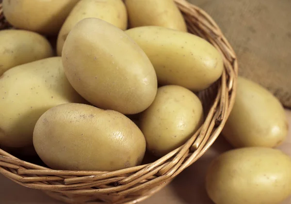 Mona Lisa Potato Solanum Tuberosum Vegetables Basket — Stock Photo, Image