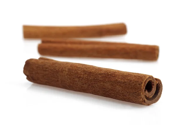 Corteza Canela Cinnamomum Zeylanicum Especia Contra Fondo Blanco — Foto de Stock