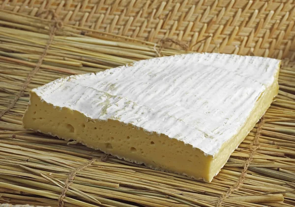 Brie Meaux Fransk Ost Gjord Med Komjölk — Stockfoto