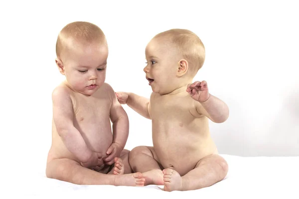 Двое Младенцев Мальчик Белом Фоне — стоковое фото