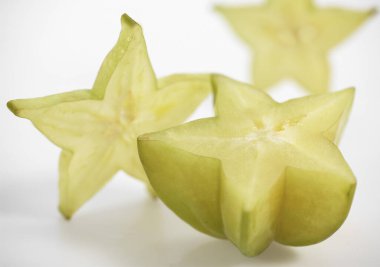 Carambola Star Fruit, averrhoa carambola, Egzotik Meyve Beyaz Arkaplan 'a karşı  