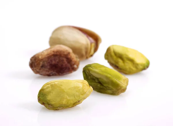 Pistachio Nuts Pistacia Vera Ξηρά Φρούτα Λευκό Φόντο — Φωτογραφία Αρχείου