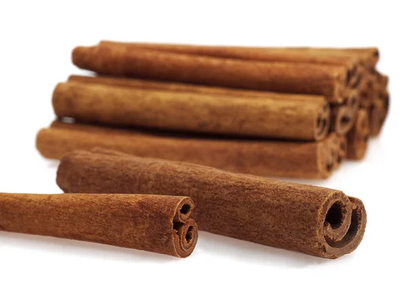 Canela Cinnamomum Zeylanicum Corteza Contra Fondo Blanco — Foto de Stock