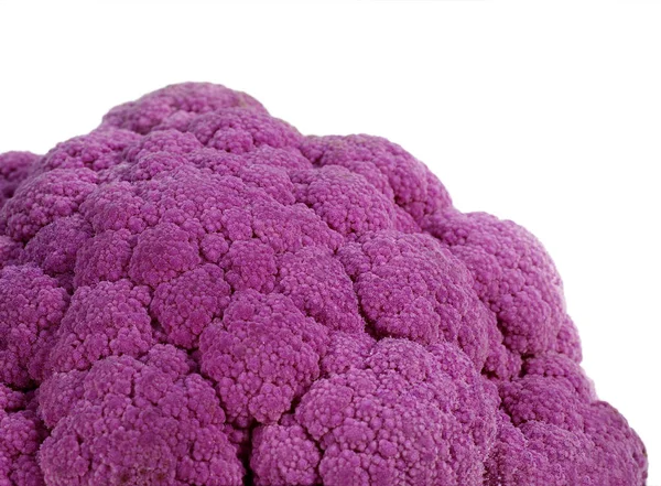 紫カリフラワー ブラシカオレラセア 白を背景にした野菜 — ストック写真