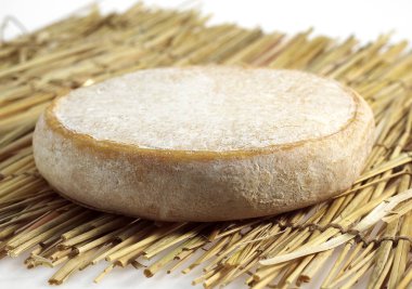 Reblochon, Savoie 'den Fransız Peyniri Cow' s Milk 'ten üretildi  