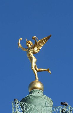 Zirvede Altın Melek, Paris 'te Place de la Bastille   