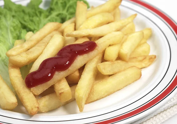Tallrik Med Pommes Frites Ketchup Och Sallad — Stockfoto