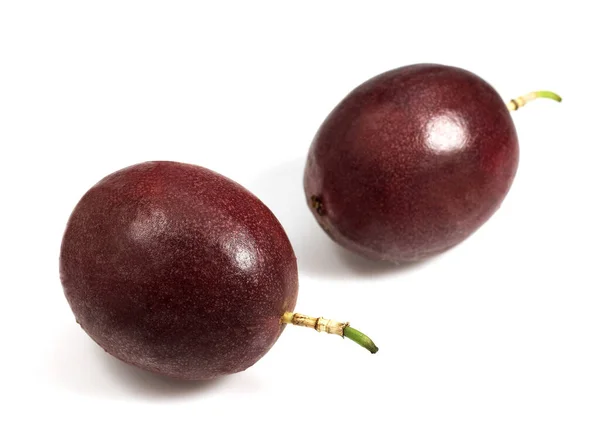 Frutto Della Passione Passiflora Edulis Sullo Sfondo Bianco — Foto Stock