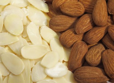 Kurutulmuş ve taze badem, kuru erik.     