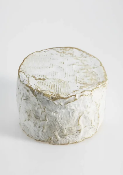 젖으로 프랑스 치즈인 브릴라 사바랭 — 스톡 사진