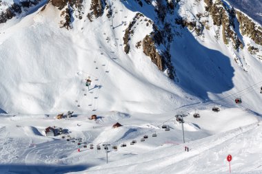 Aibga cirque Kayak pistleri ve sandalye asansörleri Krasnaya Polyana, Sochi içinde