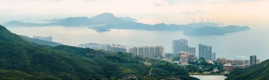Victoria Peak manzaralı panoramik manzara, Hong Kong Lamma Adası ve Cyberport görüntülendi