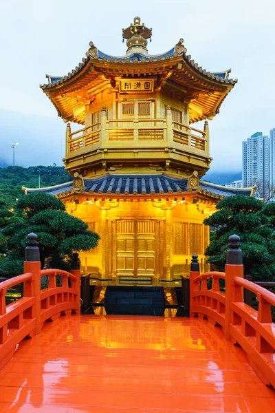 Hong Kong China Janeiro 2016 Tradicionalmente Projetado Pavilhão Budista Perfeição — Fotografia de Stock