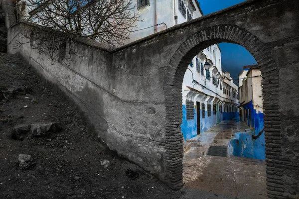 siyah ve beyaz gerçeklik renkli dünyası kemer