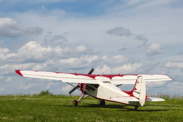 Pervaneli uçağa aerodrome — Stok fotoğraf