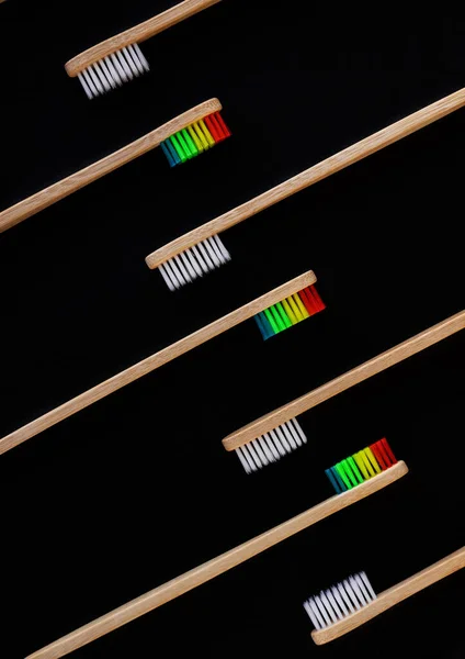 Grupo Cepillos Dientes Bambú Ecológico Blanco Arco Iris Sobre Fondo —  Fotos de Stock