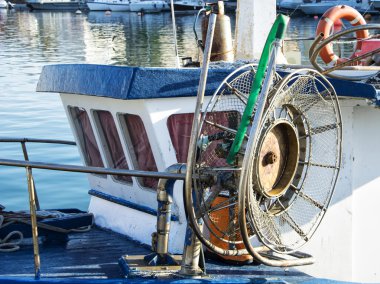 Geleneksel balıkçı tekneleri Livorno bağlantı noktası, Toskana, İtalya