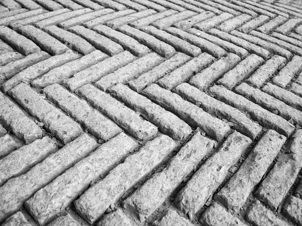 古代ヘリンボン パターンのレンガの壁の詳細 (黒と白) — ストック写真
