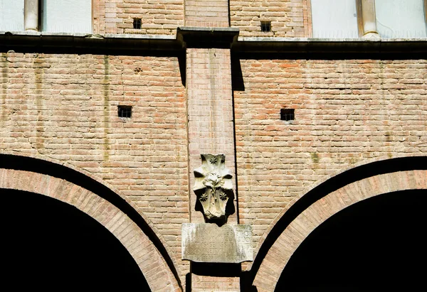 Detalles de edificios históricos en Piazza del Campo, Siena — Foto de Stock
