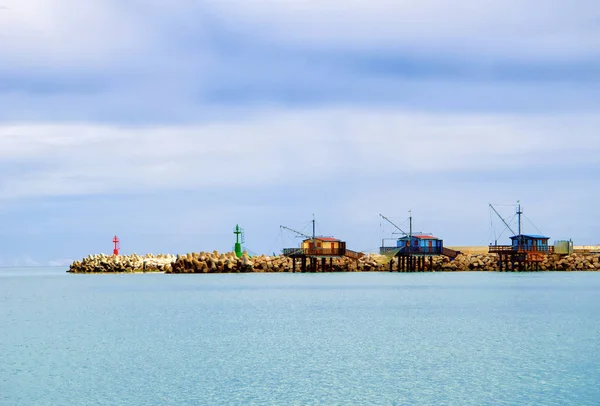 古代の釣り小屋 trabocco. — ストック写真