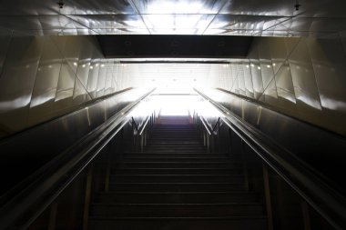  Merdiven önde gelen out.