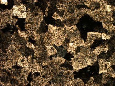  Mikro-çapraz polarize ışık altında jeolojik ince parça fotoğrafı.