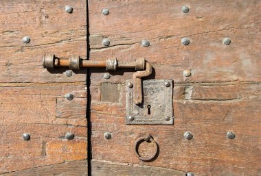 Eski bir İtalyan kapı ayrıntılarını.