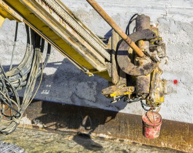 Şantiye, inşaat makinaları. 