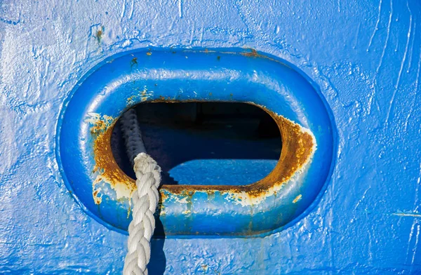 Uvazovací lano podrobností na lodi — Stock fotografie