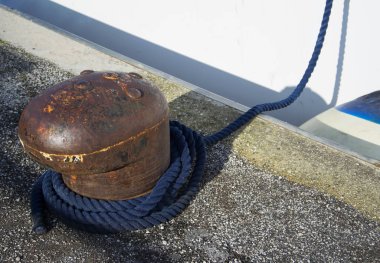 Baba ve bağlama ipi demirleme, yat ve tekne için