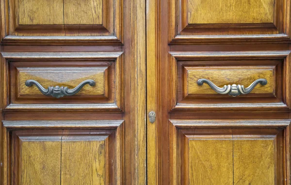 Details einer alten Holztür — Stockfoto