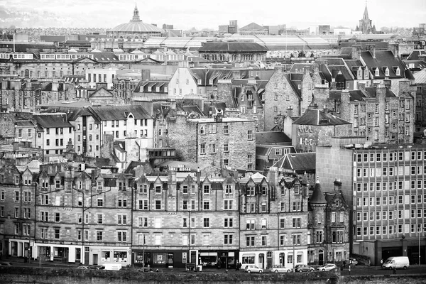 Edimburgo città vecchia vista da Calton Hill . — Foto Stock