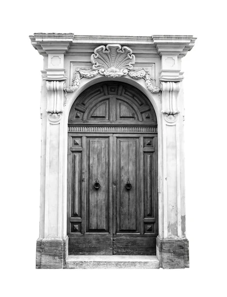 Porta de madeira em uma antiga casa italiana, isolada em fundo branco . — Fotografia de Stock